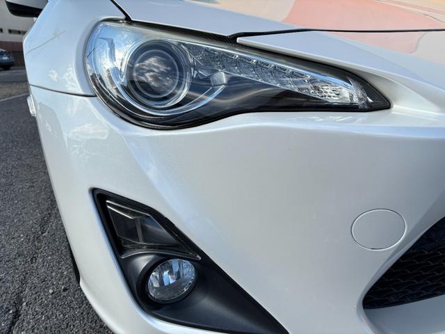86 GT 6速マニュアル車(点検整備/車検9年4月/保証付き)(OZレーシングホイール)(純正メモリーナビ)(バックカメラ)(Bluetoothオーディオ)(ETC車載器)(フルセグTV)(CD・DVD再生)(18枚目)