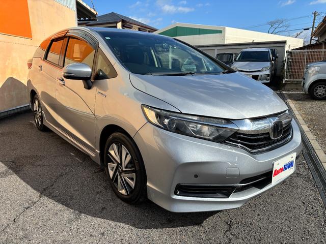 シャトル ハイブリッド ホンダセンシング (点検整備/車検2年/保証付き)(メモリーナビ)(バックカメラ)(ビルトインETC車載器)(コーナーセンサー)(追従付きレーダークルーズ)(衝突軽減ブレーキ)(スマートキー・プッシュスタート)(6枚目)