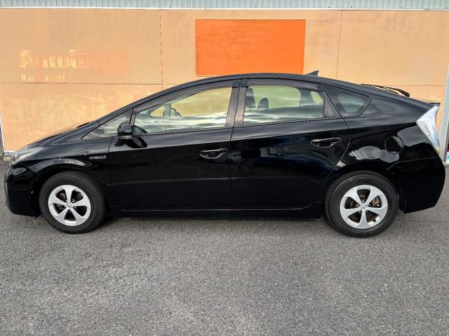 プリウス Ｓ　純正メモリーナビ　Ｂｌｕｅｔｏｏｔｈオーディオ　バックモニター　地デジ　フルセグＴＶ　ＣＤ　ＤＶＤ再生　ＨＩＤヘッドライト　フォグランプ装備　オートライト（8枚目）