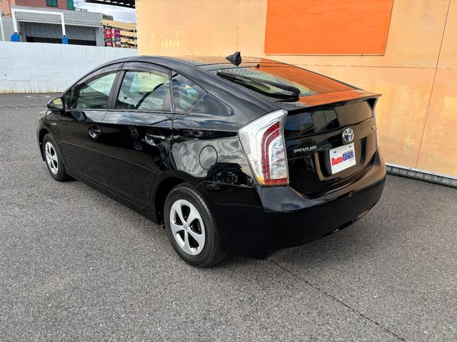 プリウス Ｓ　純正メモリーナビ　Ｂｌｕｅｔｏｏｔｈオーディオ　バックモニター　地デジ　フルセグＴＶ　ＣＤ　ＤＶＤ再生　ＨＩＤヘッドライト　フォグランプ装備　オートライト（9枚目）