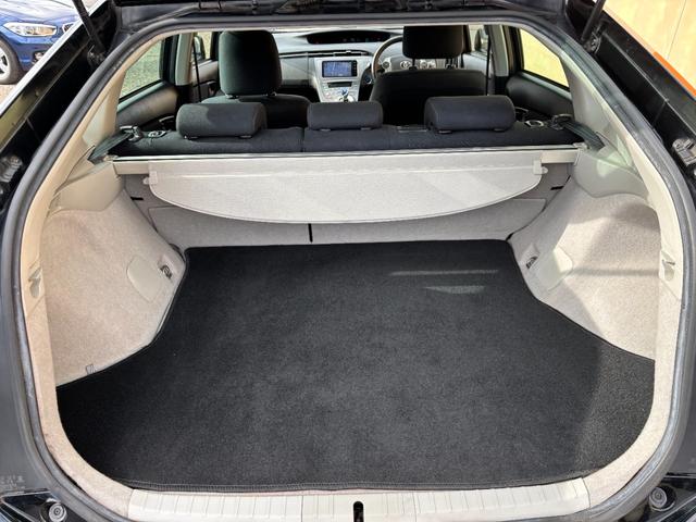 プリウス Ｓ　純正メモリーナビ　Ｂｌｕｅｔｏｏｔｈオーディオ　バックモニター　地デジ　フルセグＴＶ　ＣＤ　ＤＶＤ再生　ＨＩＤヘッドライト　フォグランプ装備　オートライト（15枚目）