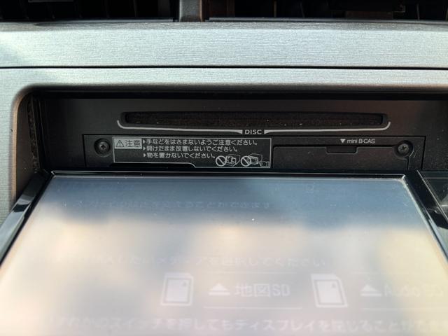 プリウス Ｓ　純正メモリーナビ　Ｂｌｕｅｔｏｏｔｈオーディオ　バックモニター　地デジ　フルセグＴＶ　ＣＤ　ＤＶＤ再生　ＨＩＤヘッドライト　フォグランプ装備　オートライト（19枚目）