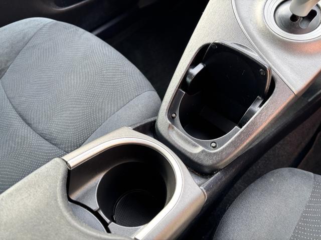 プリウス Ｓ　純正メモリーナビ　Ｂｌｕｅｔｏｏｔｈオーディオ　バックモニター　地デジ　フルセグＴＶ　ＣＤ　ＤＶＤ再生　ＨＩＤヘッドライト　フォグランプ装備　オートライト（21枚目）