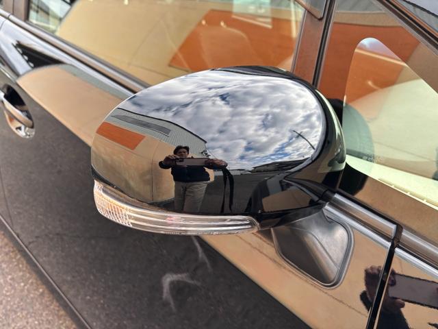 プリウス Ｓ　純正メモリーナビ　Ｂｌｕｅｔｏｏｔｈオーディオ　バックモニター　地デジ　フルセグＴＶ　ＣＤ　ＤＶＤ再生　ＨＩＤヘッドライト　フォグランプ装備　オートライト（34枚目）