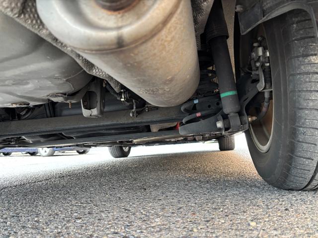 プリウス Ｓ　純正メモリーナビ　Ｂｌｕｅｔｏｏｔｈオーディオ　バックモニター　地デジ　フルセグＴＶ　ＣＤ　ＤＶＤ再生　ＨＩＤヘッドライト　フォグランプ装備　オートライト（38枚目）