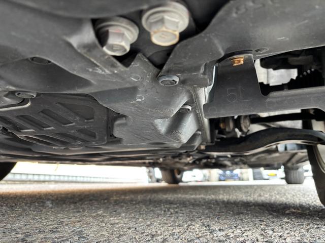 プリウス Ｓ　純正メモリーナビ　Ｂｌｕｅｔｏｏｔｈオーディオ　バックモニター　地デジ　フルセグＴＶ　ＣＤ　ＤＶＤ再生　ＨＩＤヘッドライト　フォグランプ装備　オートライト（40枚目）