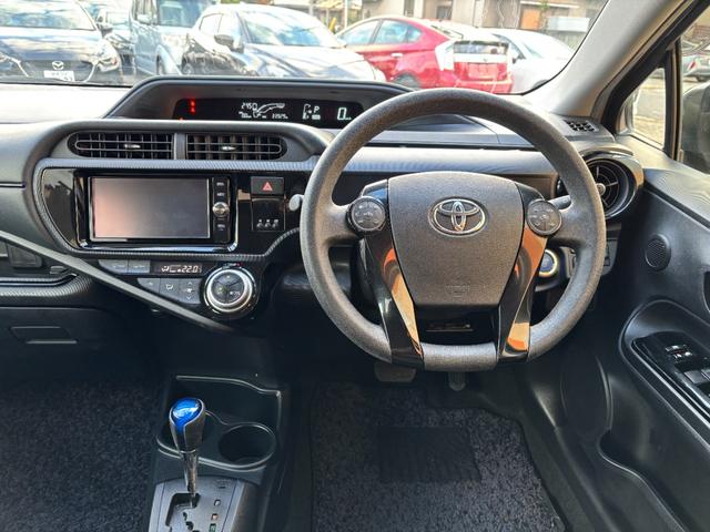 アクア Ｓスタイルブラック　トヨタセーフティーセンス　オートハイビーム　ブレーキサポート　レーンアラート　ＥＴＣ車載器　スマートキー×２（5枚目）