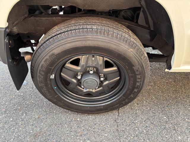 ジムニー ＸＬ　５速ＭＴ　社外マフラー　スマートキー　カロッツェリア９インチナビ　バックモニター　ＥＴＣ車載器（12枚目）