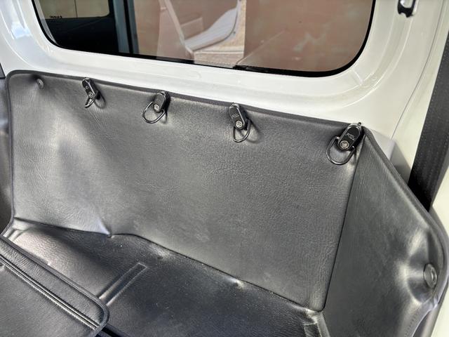 ジムニー ＸＬ　５速ＭＴ　社外マフラー　スマートキー　カロッツェリア９インチナビ　バックモニター　ＥＴＣ車載器（28枚目）