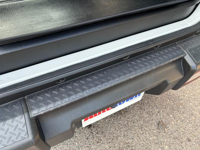 ジムニー ＸＬ　５速ＭＴ　社外マフラー　スマートキー　カロッツェリア９インチナビ　バックモニター　ＥＴＣ車載器（31枚目）