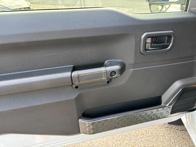 ジムニー ＸＬ　５速ＭＴ　社外マフラー　スマートキー　カロッツェリア９インチナビ　バックモニター　ＥＴＣ車載器（32枚目）