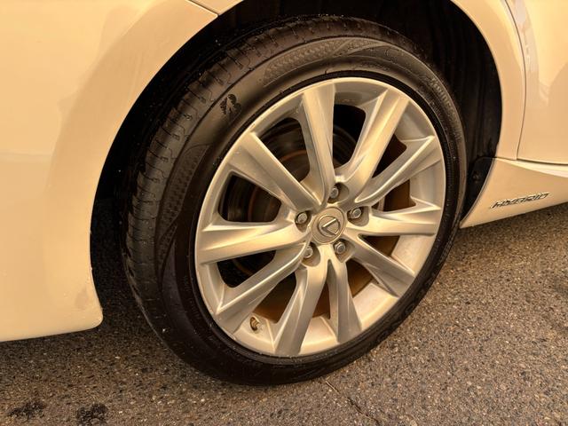 ＩＳ ＩＳ３００ｈ　（点検整備／車検９年１０月／保証付き）（純正マルチナビ）（バックカメラ）（Ｂｌｕｅｔｏｏｔｈオーディオ）（フルセグＴＶ）（ＥＴＣ２．０）（クルーズコントロール）（シートヒーター）（ＬＥＤヘッドライト）（23枚目）