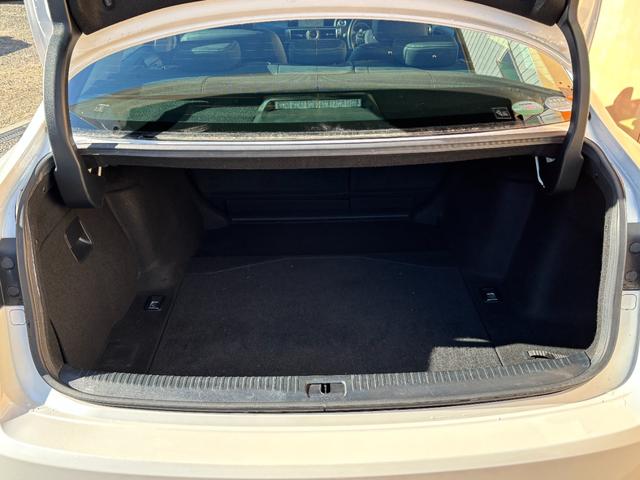 ＩＳ ＩＳ３００ｈ　（点検整備／車検９年１０月／保証付き）（純正マルチナビ）（バックカメラ）（Ｂｌｕｅｔｏｏｔｈオーディオ）（フルセグＴＶ）（ＥＴＣ２．０）（クルーズコントロール）（シートヒーター）（ＬＥＤヘッドライト）（37枚目）