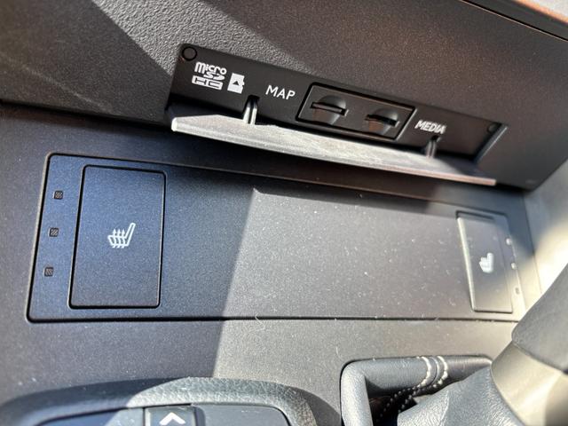 ＩＳ ＩＳ３００ｈ　（点検整備／車検９年１０月／保証付き）（純正マルチナビ）（バックカメラ）（Ｂｌｕｅｔｏｏｔｈオーディオ）（フルセグＴＶ）（ＥＴＣ２．０）（クルーズコントロール）（シートヒーター）（ＬＥＤヘッドライト）（56枚目）