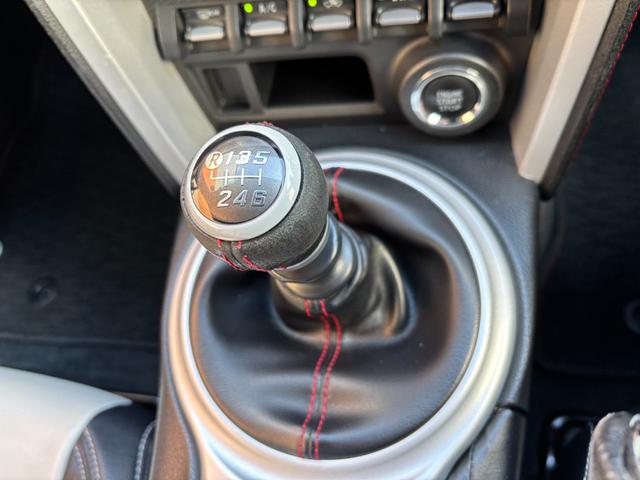 ８６ ＧＴ　６速マニュアル車（点検整備／車検９年４月／保証付き）（ＯＺレーシングホイール）（純正メモリーナビ）（バックカメラ）（Ｂｌｕｅｔｏｏｔｈオーディオ）（ＥＴＣ車載器）（フルセグＴＶ）（ＣＤ・ＤＶＤ再生）（42枚目）