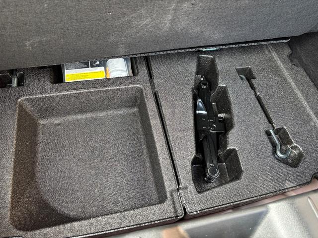 ＭＡＺＤＡ３ファストバック １５Ｓツーリング　６速ＭＴ！！　純正１８インチＡＷ　マツダコネクトナビ　ＨＤＭＩ対応　ミラーリング　Ｂｌｕｅｔｏｏｔｈオーディオ　バックモニター　ＥＴＣ車載器　ＣＤ　ＤＶＤ再生　レーダークルーズ　スマートキー×２（32枚目）