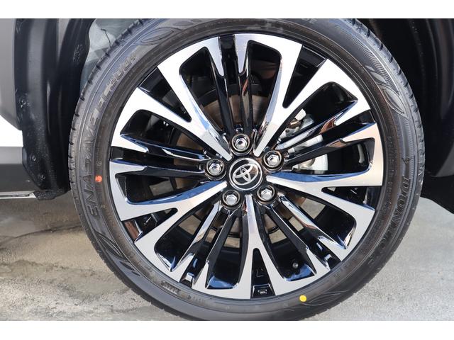 ヤリスクロス ハイブリッドＺ　登録済未使用車／純正ナビＴＶ＆全方位カメラ＆ＥＴＣ／チームメイト／ハンズフリーパワーＢドア／レーダーＣ／黒革コンビＳ＆パワーＳ＆シートＨ／ステアＨ／ＬＥＤヘッド／スマートキー／コーナーＳ／純正１８ＡＷ（11枚目）