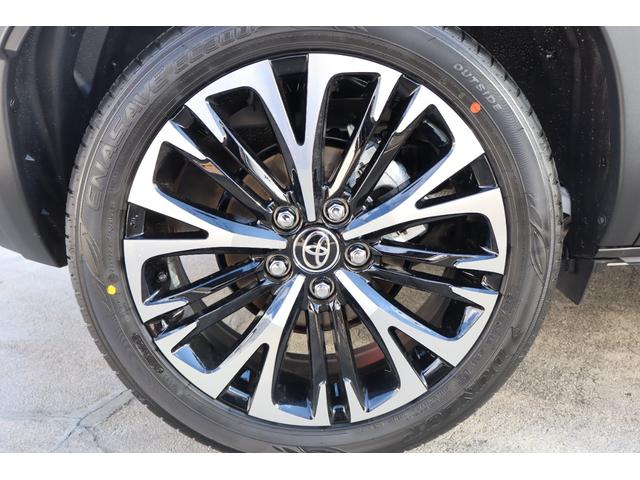 ヤリスクロス ハイブリッドＺ　登録済未使用車／純正ナビＴＶ＆全方位カメラ＆ＥＴＣ／チームメイト／ハンズフリーパワーＢドア／レーダーＣ／黒革コンビＳ＆パワーＳ＆シートＨ／ステアＨ／ＬＥＤヘッド／スマートキー／コーナーＳ／純正１８ＡＷ（12枚目）