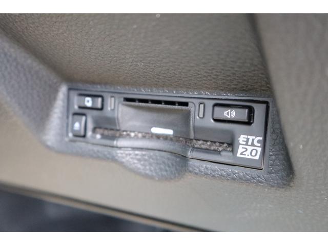 ヤリスクロス ハイブリッドＺ　登録済未使用車／純正ナビＴＶ＆全方位カメラ＆ＥＴＣ／チームメイト／ハンズフリーパワーＢドア／レーダーＣ／黒革コンビＳ＆パワーＳ＆シートＨ／ステアＨ／ＬＥＤヘッド／スマートキー／コーナーＳ／純正１８ＡＷ（15枚目）