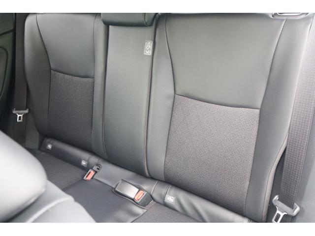 ヤリスクロス ハイブリッドＺ　登録済未使用車／純正ナビＴＶ＆全方位カメラ＆ＥＴＣ／チームメイト／ハンズフリーパワーＢドア／レーダーＣ／黒革コンビＳ＆パワーＳ＆シートＨ／ステアＨ／ＬＥＤヘッド／スマートキー／コーナーＳ／純正１８ＡＷ（26枚目）