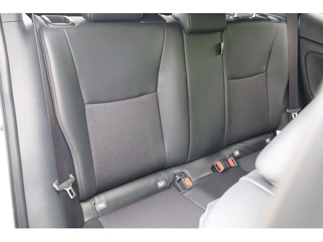 ヤリスクロス ハイブリッドＺ　登録済未使用車／純正ナビＴＶ＆全方位カメラ＆ＥＴＣ／チームメイト／ハンズフリーパワーＢドア／レーダーＣ／黒革コンビＳ＆パワーＳ＆シートＨ／ステアＨ／ＬＥＤヘッド／スマートキー／コーナーＳ／純正１８ＡＷ（27枚目）