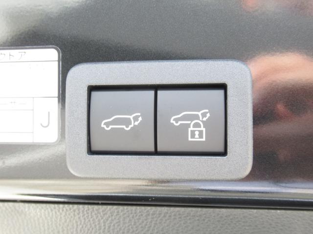 ヤリスクロス ハイブリッドＺ　登録済未使用車／純正ナビＴＶ＆全方位カメラ＆ＥＴＣ／チームメイト／ハンズフリーパワーＢドア／レーダーＣ／黒革コンビＳ＆パワーＳ＆シートＨ／ステアＨ／ＬＥＤヘッド／スマートキー／コーナーＳ／純正１８ＡＷ（18枚目）