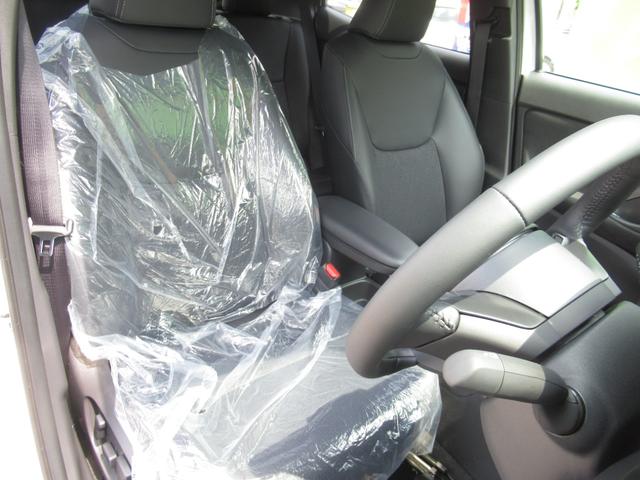 ヤリスクロス ハイブリッドＺ　登録済未使用車／純正ナビＴＶ＆全方位カメラ＆ＥＴＣ／チームメイト／ハンズフリーパワーＢドア／レーダーＣ／黒革コンビＳ＆パワーＳ＆シートＨ／ステアＨ／ＬＥＤヘッド／スマートキー／コーナーＳ／純正１８ＡＷ（24枚目）