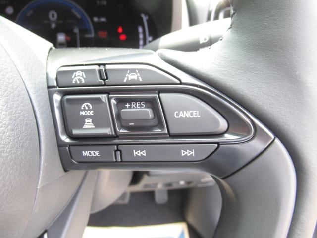 ヤリスクロス ハイブリッドＺ　登録済未使用車／純正ナビＴＶ＆全方位カメラ＆ＥＴＣ／チームメイト／ハンズフリーパワーＢドア／レーダーＣ／黒革コンビＳ＆パワーＳ＆シートＨ／ステアＨ／ＬＥＤヘッド／スマートキー／コーナーＳ／純正１８ＡＷ（39枚目）