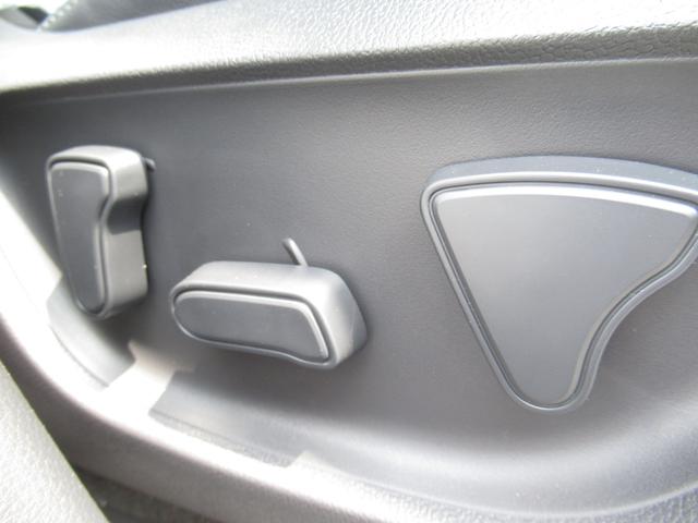 ヤリスクロス ハイブリッドＺ　登録済未使用車／純正ナビＴＶ＆全方位カメラ＆ＥＴＣ／チームメイト／ハンズフリーパワーＢドア／レーダーＣ／黒革コンビＳ＆パワーＳ＆シートＨ／ステアＨ／ＬＥＤヘッド／スマートキー／コーナーＳ／純正１８ＡＷ（41枚目）