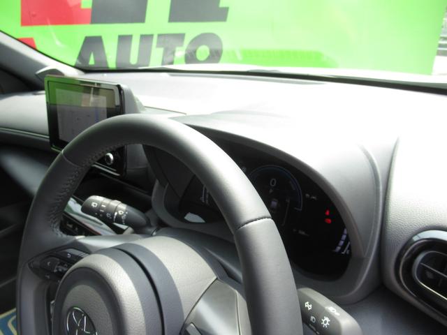 ヤリスクロス ハイブリッドＺ　登録済未使用車／純正ナビＴＶ＆全方位カメラ＆ＥＴＣ／チームメイト／ハンズフリーパワーＢドア／レーダーＣ／黒革コンビＳ＆パワーＳ＆シートＨ／ステアＨ／ＬＥＤヘッド／スマートキー／コーナーＳ／純正１８ＡＷ（44枚目）