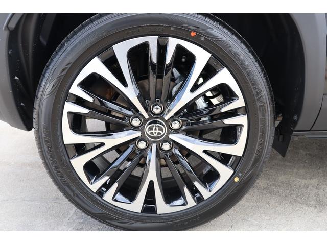 ヤリスクロス ハイブリッドＺ　登録済未使用車／純正ナビＴＶ＆全方位カメラ＆ＥＴＣ／チームメイト／ハンズフリーパワーＢドア／レーダーＣ／黒革コンビＳ＆パワーＳ＆シートＨ／ステアＨ／ＬＥＤヘッド／スマートキー／コーナーＳ／純正１８ＡＷ（13枚目）