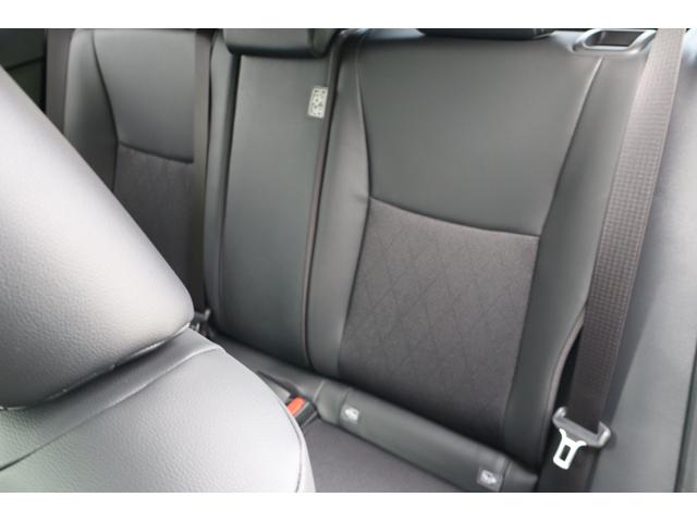 ヤリスクロス ハイブリッドＺ　登録済未使用車／純正ナビＴＶ＆全方位カメラ＆ＥＴＣ／チームメイト／ハンズフリーパワーＢドア／レーダーＣ／黒革コンビＳ＆パワーＳ＆シートＨ／ステアＨ／ＬＥＤヘッド／スマートキー／コーナーＳ／純正１８ＡＷ（28枚目）