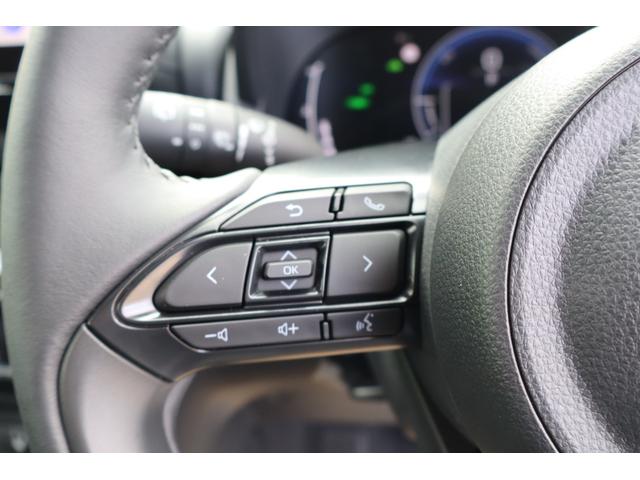 ヤリスクロス ハイブリッドＺ　登録済未使用車／純正ナビＴＶ＆全方位カメラ＆ＥＴＣ／チームメイト／ハンズフリーパワーＢドア／レーダーＣ／黒革コンビＳ＆パワーＳ＆シートＨ／ステアＨ／ＬＥＤヘッド／スマートキー／コーナーＳ／純正１８ＡＷ（35枚目）