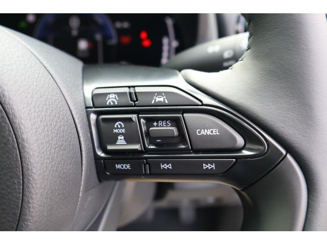 ヤリスクロス ハイブリッドＺ　登録済未使用車／純正ナビＴＶ＆全方位カメラ＆ＥＴＣ／チームメイト／ハンズフリーパワーＢドア／レーダーＣ／黒革コンビＳ＆パワーＳ＆シートＨ／ステアＨ／ＬＥＤヘッド／スマートキー／コーナーＳ／純正１８ＡＷ（36枚目）