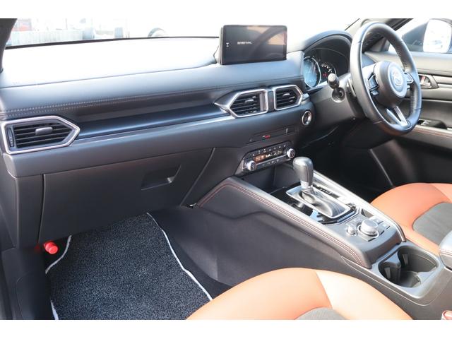 ＣＸ－５ ２０Ｓ　レトロスポーツエディション　禁煙車／シグネチャースタイルエアロ／１０．２５インチディスプレイＴＶ＆全方位カメラ／ＥＴＣ／専用ハーフレザーシート／Ｐシート／シートＨ／純正１９ＡＷ／パワーバックドア／ＬＥＤヘッド／アドバンスキー２個（24枚目）