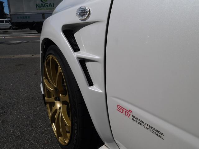 インプレッサ WRX STI Aライン Defi3連メーター エンドレスキャリパー STIクイックリリースボス オーバーフェンダー カーボンボンネット レカロフルバケ HKS車高調 ゼロスポーツフロントバンパー(11枚目)
