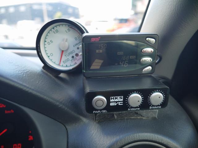 インプレッサ WRX STI Aライン Defi3連メーター エンドレスキャリパー STIクイックリリースボス オーバーフェンダー カーボンボンネット レカロフルバケ HKS車高調 ゼロスポーツフロントバンパー(23枚目)