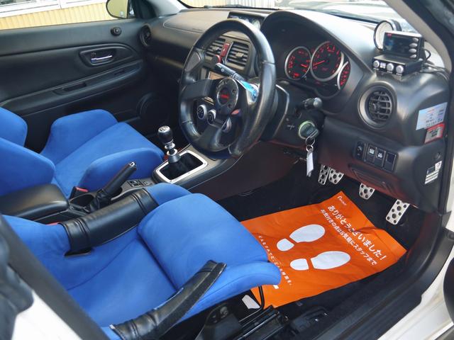 インプレッサ WRX STI Aライン Defi3連メーター エンドレスキャリパー STIクイックリリースボス オーバーフェンダー カーボンボンネット レカロフルバケ HKS車高調 ゼロスポーツフロントバンパー(25枚目)