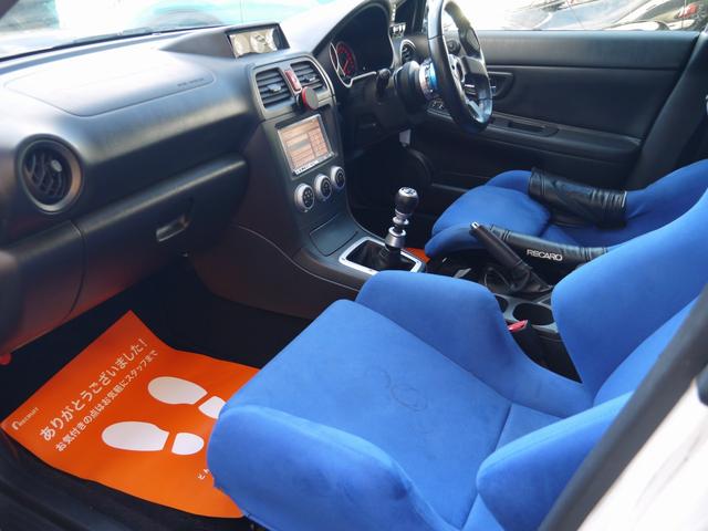 インプレッサ WRX STI Aライン Defi3連メーター エンドレスキャリパー STIクイックリリースボス オーバーフェンダー カーボンボンネット レカロフルバケ HKS車高調 ゼロスポーツフロントバンパー(29枚目)