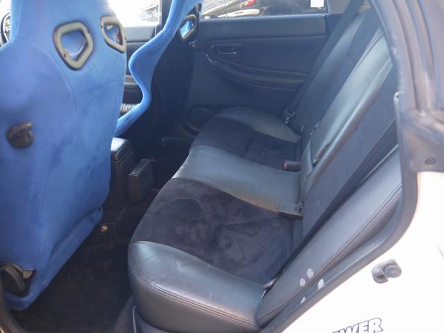 インプレッサ WRX STI Aライン Defi3連メーター エンドレスキャリパー STIクイックリリースボス オーバーフェンダー カーボンボンネット レカロフルバケ HKS車高調 ゼロスポーツフロントバンパー(37枚目)