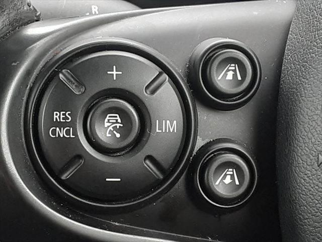 ＭＩＮＩ クーパーＤ　クロスオーバー　純正ＨＤＤナビ　アダプティブクルーズコントロール　バックカメラ　ＬＥＤヘッドライト　コンフォートアクセス　禁煙車　Ｂｌｕｅｔｏｏｔｈ　パワーバックドア　インテリジェントセーフティ　シートヒーター（35枚目）