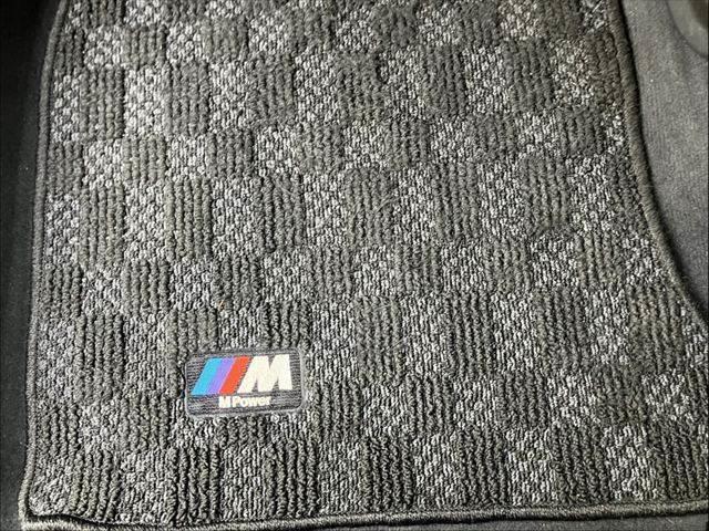 ５シリーズ ５２３ｉ　Ｍスポーツ　黒革シート　純正ＨＤＤナビ　ＬＥＤヘッドライト　フルセグＴＶ　アダプティブクルーズコントロール　禁煙車　Ｂｌｕｅｔｏｏｔｈ　インテリジェントセーフティ　バックカメラ　純正１８インチアルミホイール（50枚目）