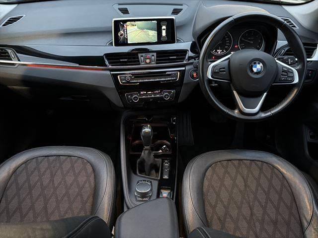 Ｘ１ ｘＤｒｉｖｅ　１８ｄ　ｘライン　純正ＨＤＤナビ　パワーバックドア　Ｂｌｕｅｔｏｏｔｈ　ＬＥＤヘッド　インテリジェントセーフティ　バックカメラ　クリアランスソナー　ハーフレザーシート　純正１８インチアルミホイール　コンフォートアクセス（3枚目）