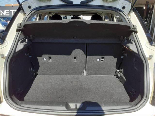 ＭＩＮＩ クーパーＳ　ペッパーＰＫＧ　ＬＥＤヘッドライト　純正ＨＤＤナビ　Ｂｌｕｅｔｏｏｔｈ　ＥＴＣ　禁煙車　オートライト　純正１６インチアルミホイール　オートエアコン　フォグランプ　ＵＳＢポート　キーレス　盗難防止装置（8枚目）
