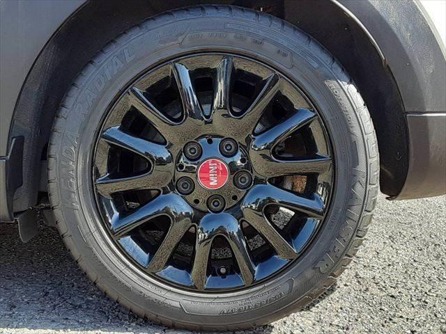 ＭＩＮＩ クーパーＳ　ペッパーＰＫＧ　ＬＥＤヘッドライト　純正ＨＤＤナビ　Ｂｌｕｅｔｏｏｔｈ　ＥＴＣ　禁煙車　オートライト　純正１６インチアルミホイール　オートエアコン　フォグランプ　ＵＳＢポート　キーレス　盗難防止装置（12枚目）