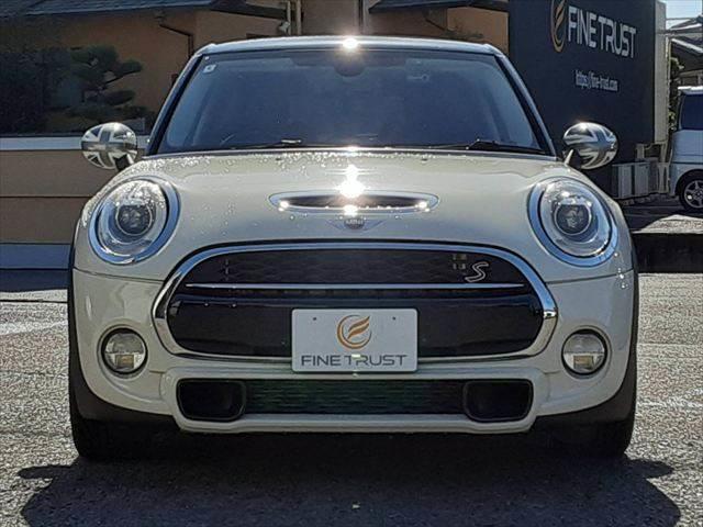 ＭＩＮＩ クーパーＳ　ペッパーＰＫＧ　ＬＥＤヘッドライト　純正ＨＤＤナビ　Ｂｌｕｅｔｏｏｔｈ　ＥＴＣ　禁煙車　オートライト　純正１６インチアルミホイール　オートエアコン　フォグランプ　ＵＳＢポート　キーレス　盗難防止装置（13枚目）