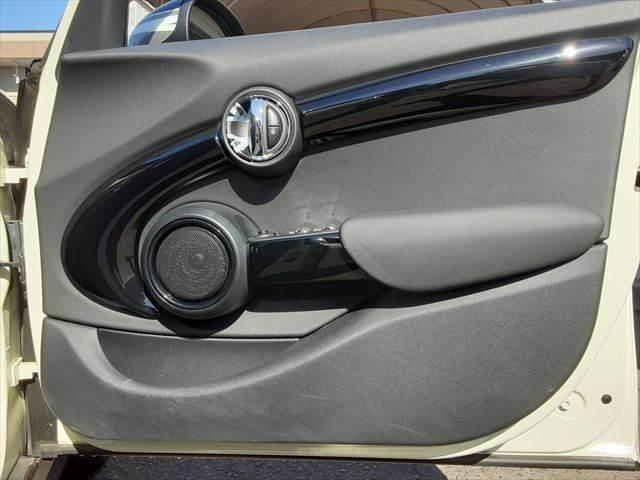 ＭＩＮＩ クーパーＳ　ペッパーＰＫＧ　ＬＥＤヘッドライト　純正ＨＤＤナビ　Ｂｌｕｅｔｏｏｔｈ　ＥＴＣ　禁煙車　オートライト　純正１６インチアルミホイール　オートエアコン　フォグランプ　ＵＳＢポート　キーレス　盗難防止装置（50枚目）