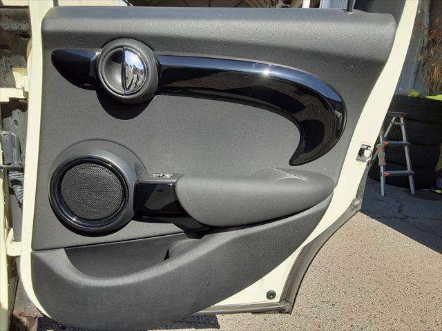 ＭＩＮＩ クーパーＳ　ペッパーＰＫＧ　ＬＥＤヘッドライト　純正ＨＤＤナビ　Ｂｌｕｅｔｏｏｔｈ　ＥＴＣ　禁煙車　オートライト　純正１６インチアルミホイール　オートエアコン　フォグランプ　ＵＳＢポート　キーレス　盗難防止装置（53枚目）
