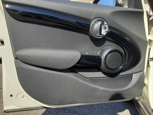 ＭＩＮＩ クーパーＳ　ペッパーＰＫＧ　ＬＥＤヘッドライト　純正ＨＤＤナビ　Ｂｌｕｅｔｏｏｔｈ　ＥＴＣ　禁煙車　オートライト　純正１６インチアルミホイール　オートエアコン　フォグランプ　ＵＳＢポート　キーレス　盗難防止装置（56枚目）