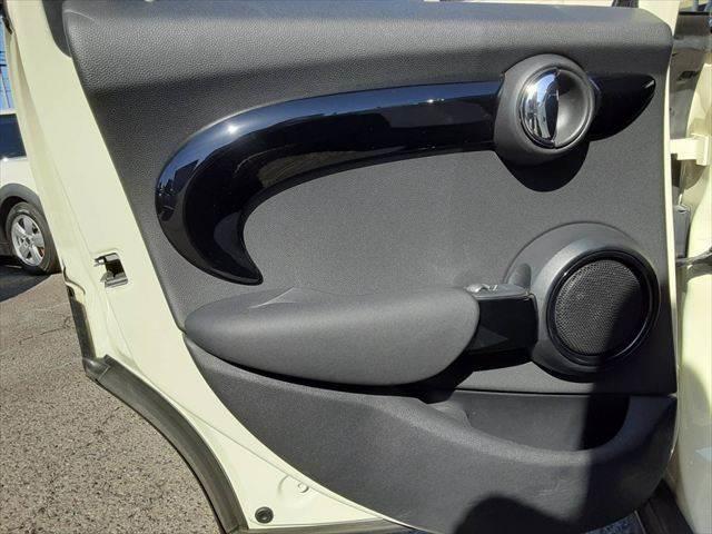 ＭＩＮＩ クーパーＳ　ペッパーＰＫＧ　ＬＥＤヘッドライト　純正ＨＤＤナビ　Ｂｌｕｅｔｏｏｔｈ　ＥＴＣ　禁煙車　オートライト　純正１６インチアルミホイール　オートエアコン　フォグランプ　ＵＳＢポート　キーレス　盗難防止装置（59枚目）